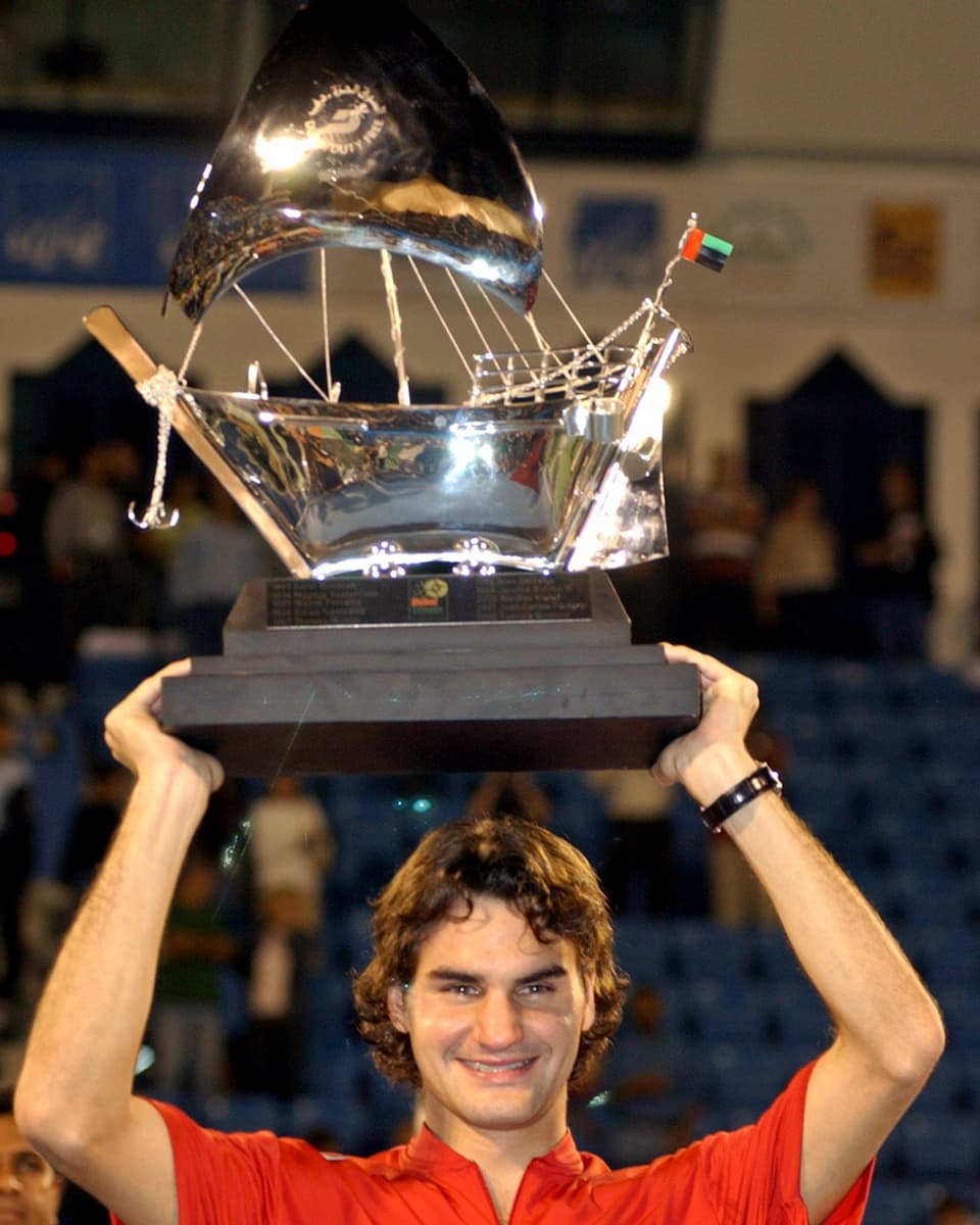 Roger Federer und das Dubai-Schiff. 