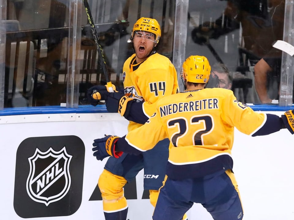 Jubelt erstmals im Nashville-Trikot Nino Niederreiter jubelt beim NHL-Spiel zwischen den Nashville Predators und den San Jose Sharks.