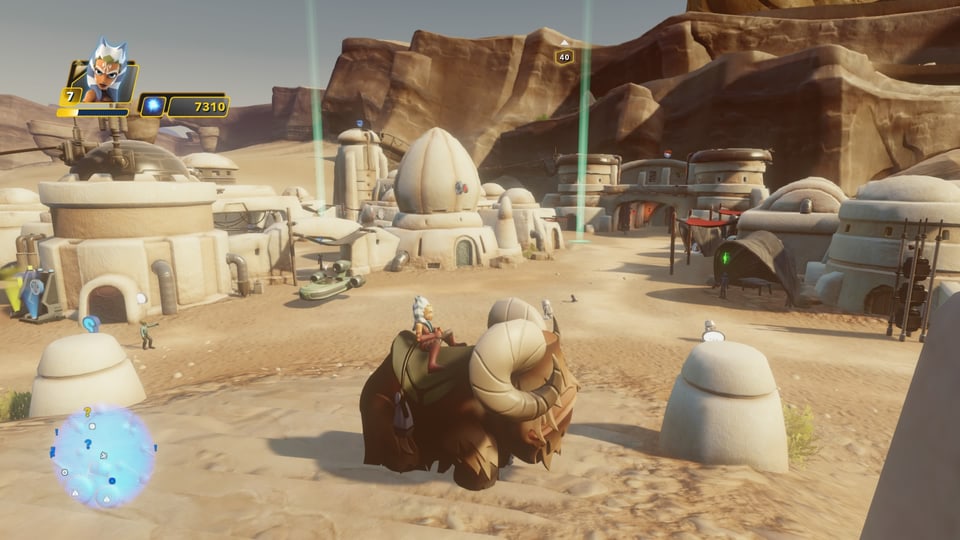 Ahsoka sitzt auf einem felligen Reittier auf dem Planeten Tatooine.