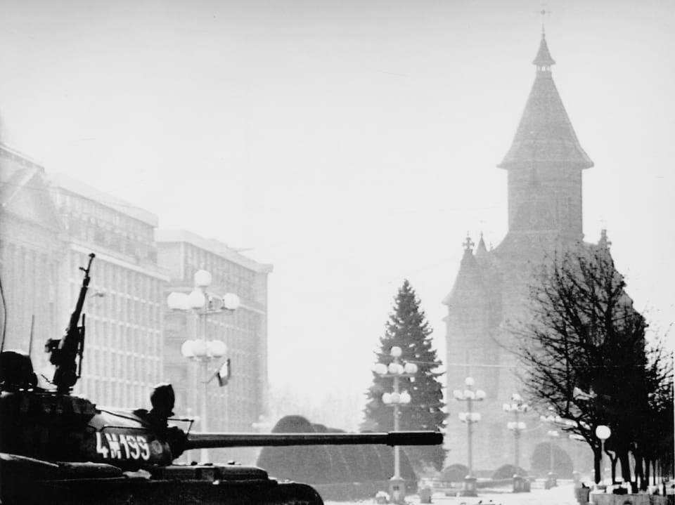 Panzer im verschneiten Stadtzentrum von Timisoara