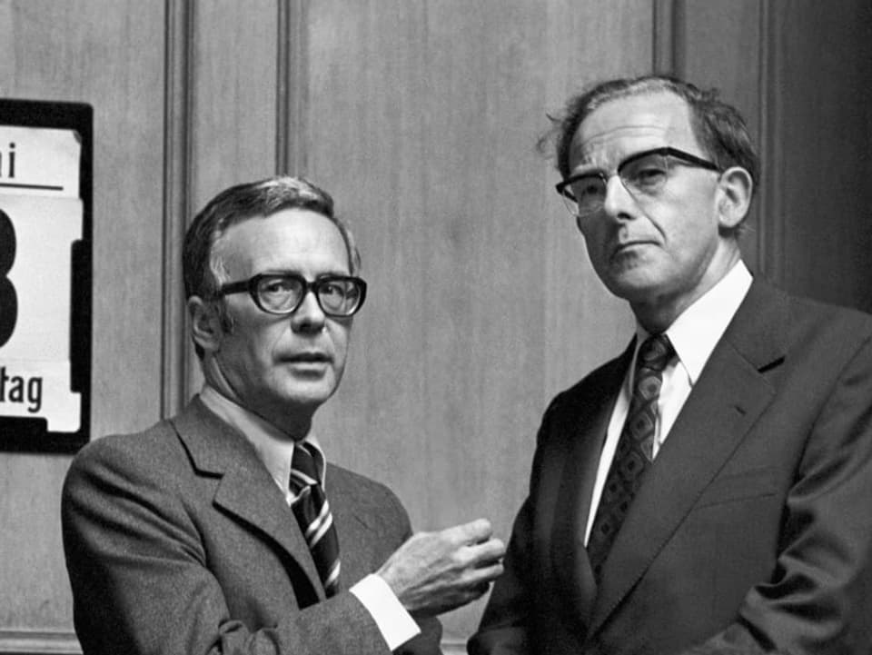 Rudolf Gerber (links) war von 1974 bis 1989 Bundesanwalt. Neben ihm auf dem Bild CVP-Nationalrat Leo Weber (r.). Gerber verstarb Anfang Augst 2019.