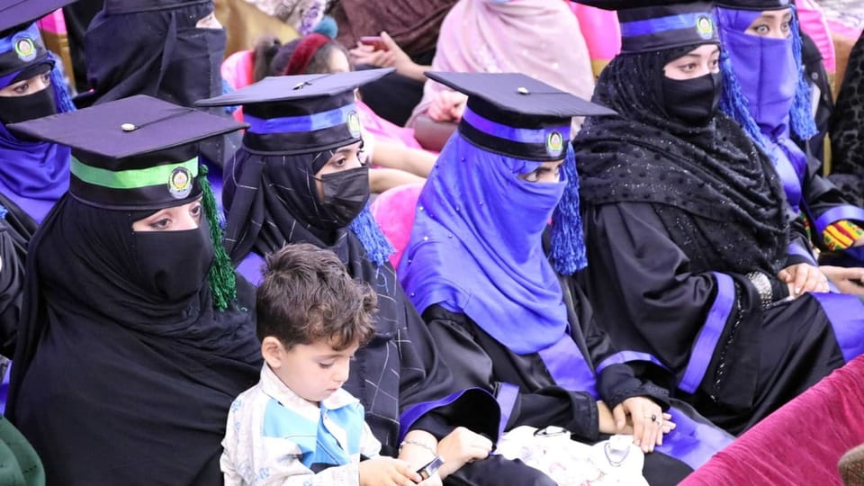 Studentinnen der Benawa University in Kandahar.