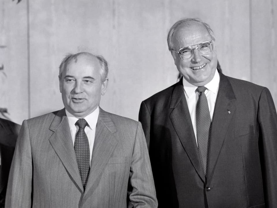 Mikhail Gorbachev and former President Helmut Kohl