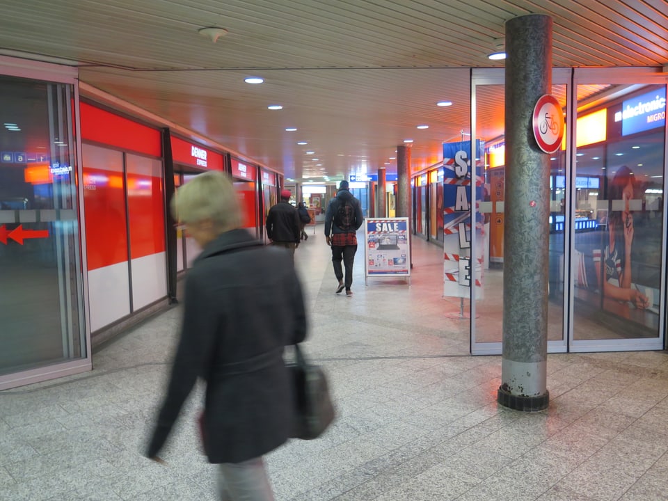 Die Ladenpassage im Wiler Bahnhof.
