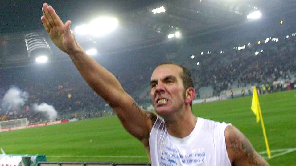 Di Canio grüsste 2005 die Lazio-Fans mit dem ausgestreckten rechten Arm.