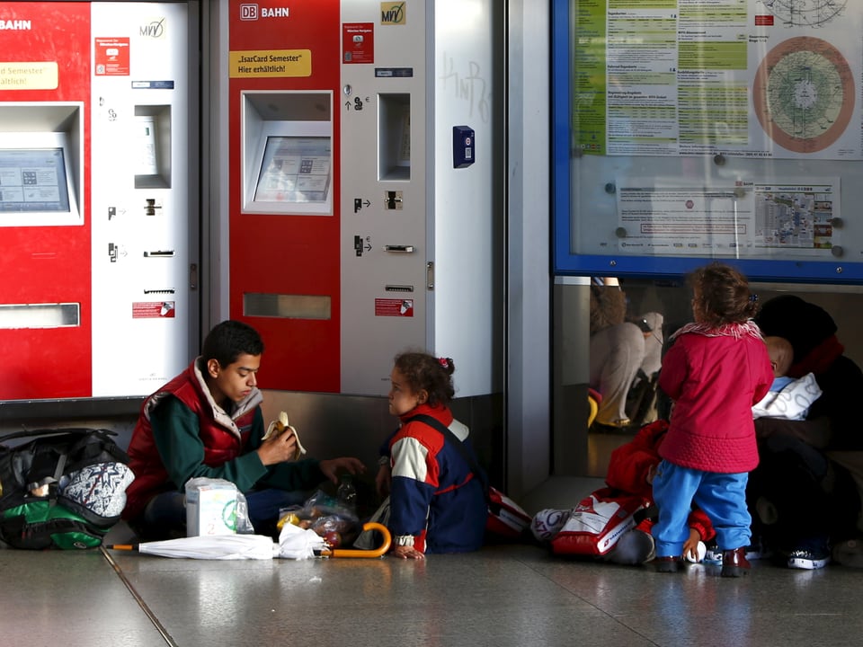 Flüchtlinge campieren im Bahnhof München 