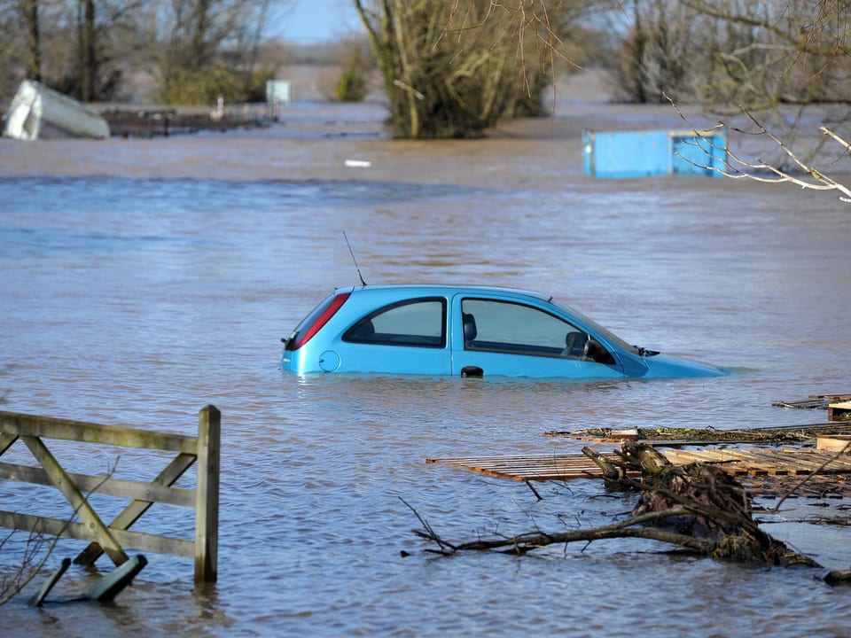 Burrowbridge: Autos unter Wasser