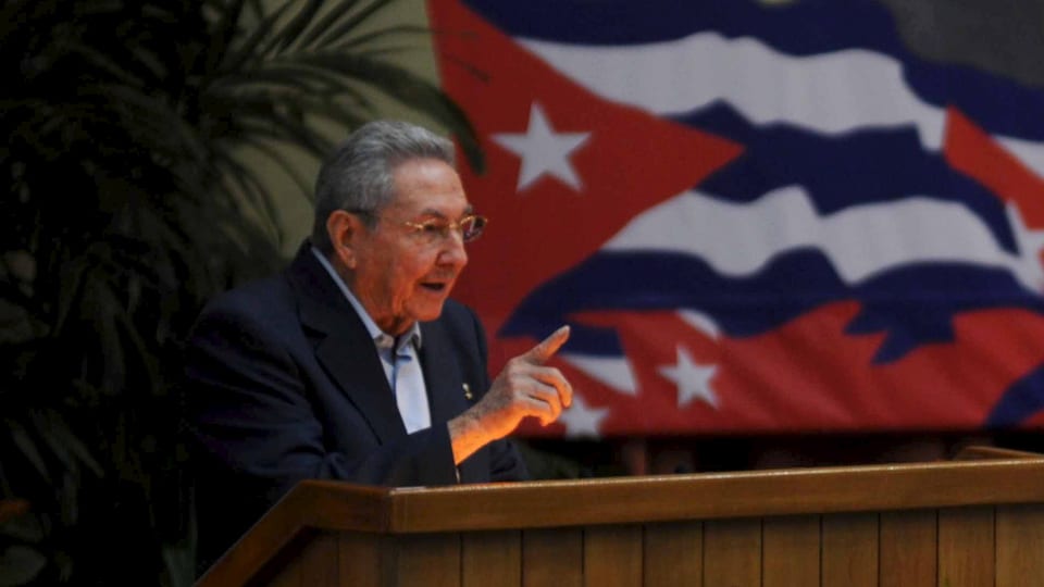 Raúl Castro spricht am Parteitag
