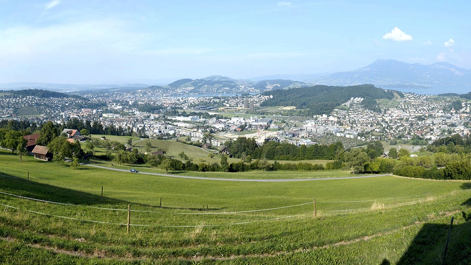 Blick auf den Sonnenberg bei Luzern, Schlund, Bireggwald und Horw.