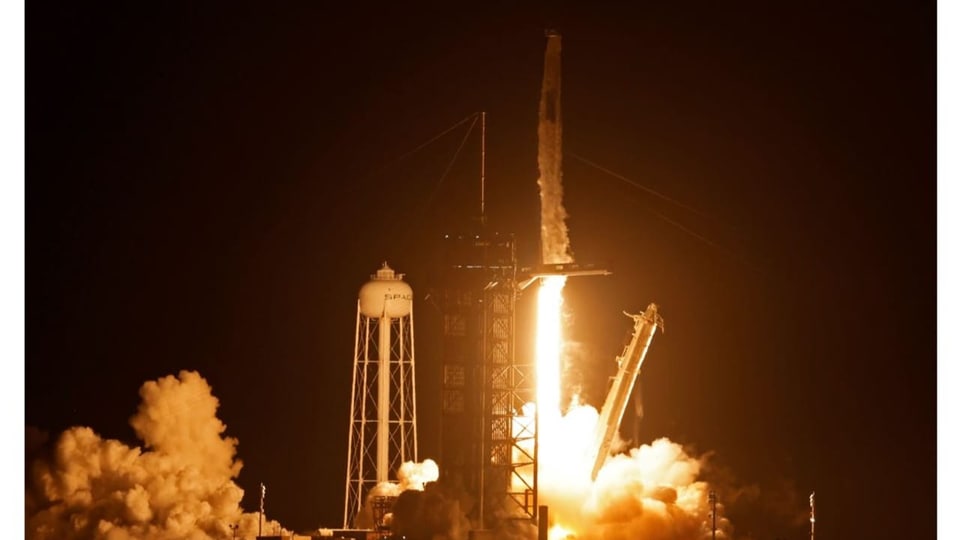 Raumschiff von SpaceX startet