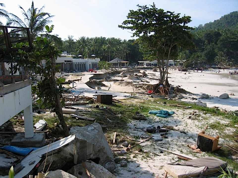 völlig zerstörter Strand