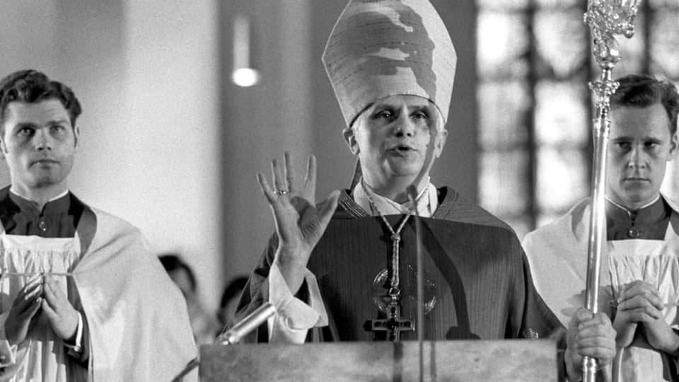 Ratzinger 1977 bei seiner erster Predigt als Erzbischof in München)