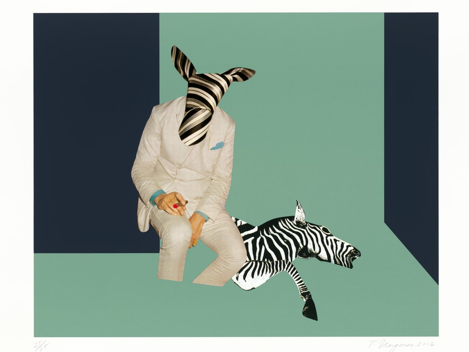 Eine Collage auf hellgrünem und blauem Hintergrund zeigt eine hellgekleidete Person mit einer Art Zebrakopf. Dahinter Teile eines liegenden Zebras.