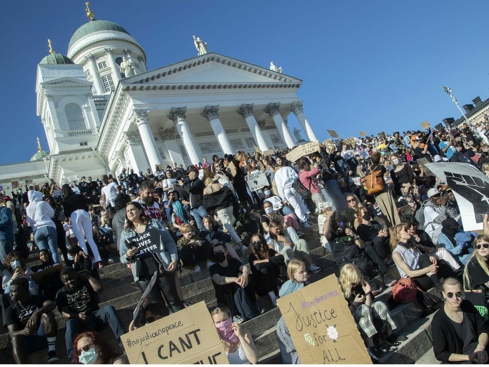 Demonstrierende in Helsinki