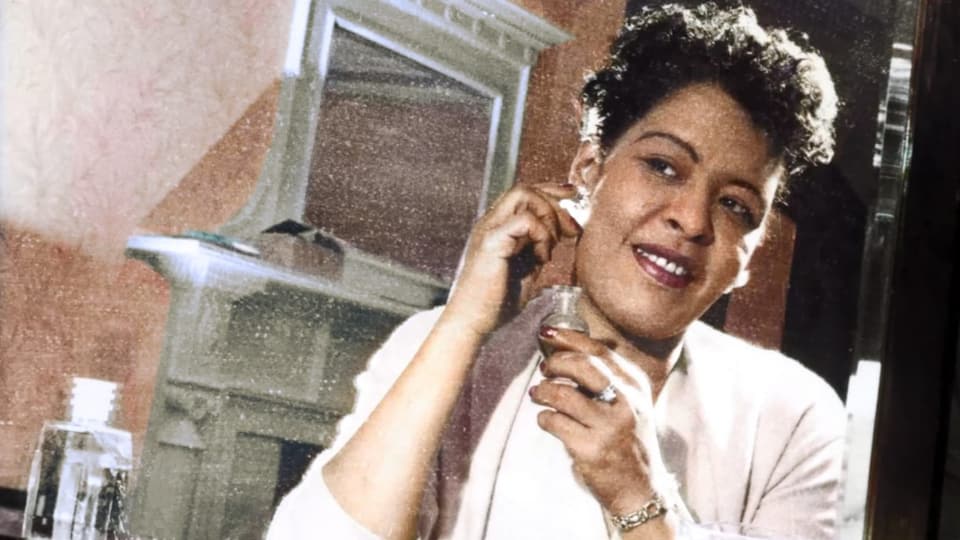 Billie Holiday vor dem Spiegel