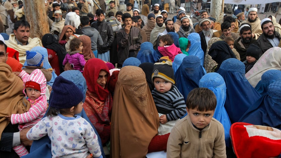 Hunderttausende afghanische Flüchtlinge fliehen aus Pakistan