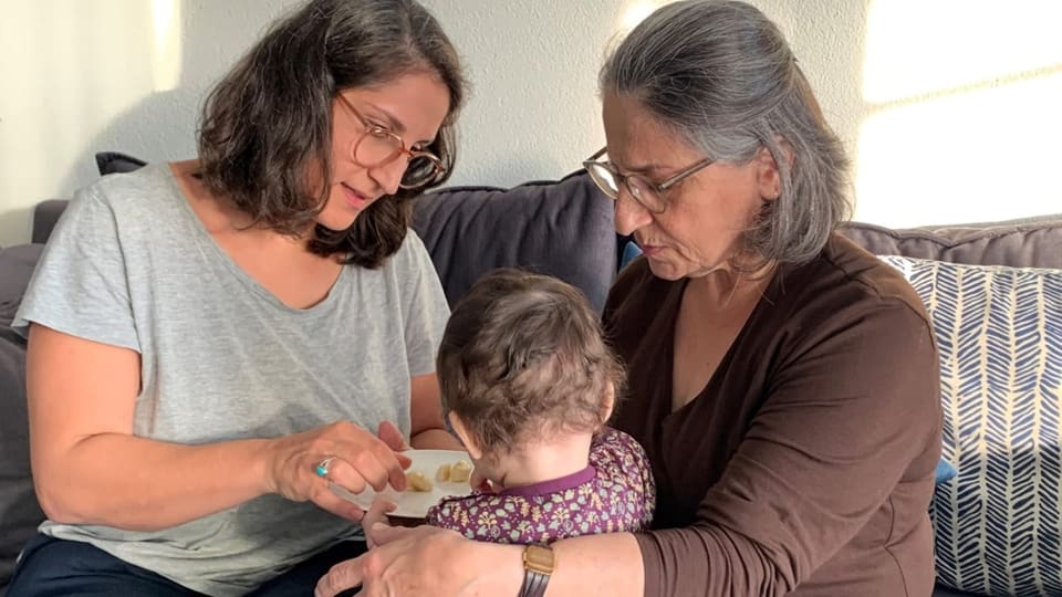 Drei Generationen: Saghi Gholipour, ihre Mutter und die 11 Monate alte Tochter. 