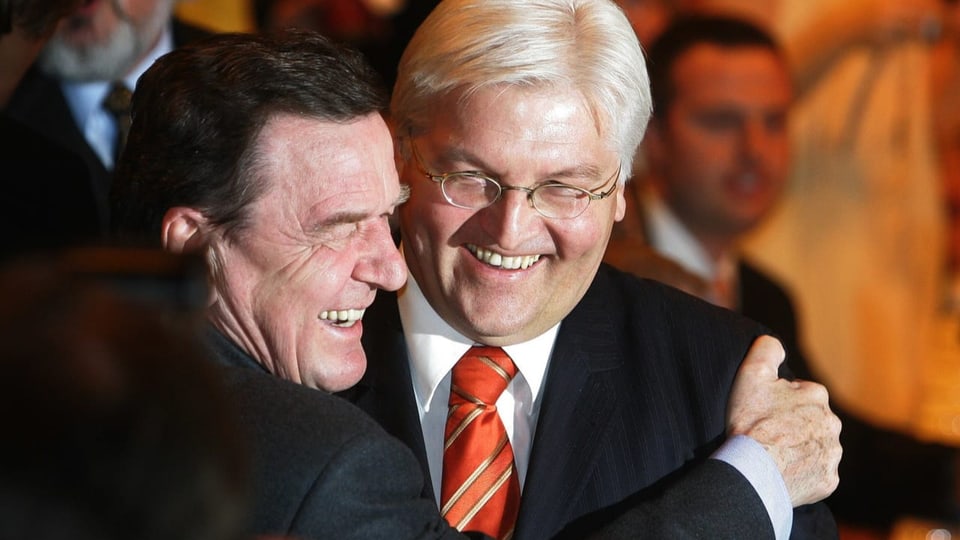 Steinmeier und Schröder 2007 bei einer Geburtstagsfeier