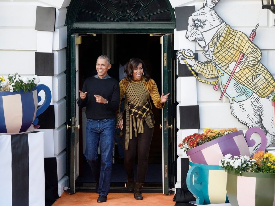 Zu sehen sind Michelle und Barack Obama.