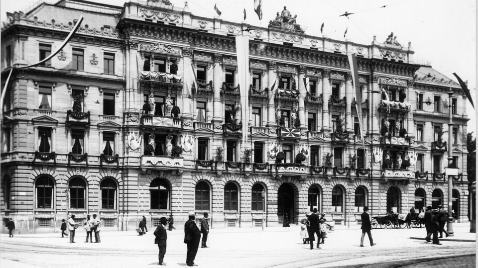 Historische Aufnahme des Credit-Suisse-Gebäudes.