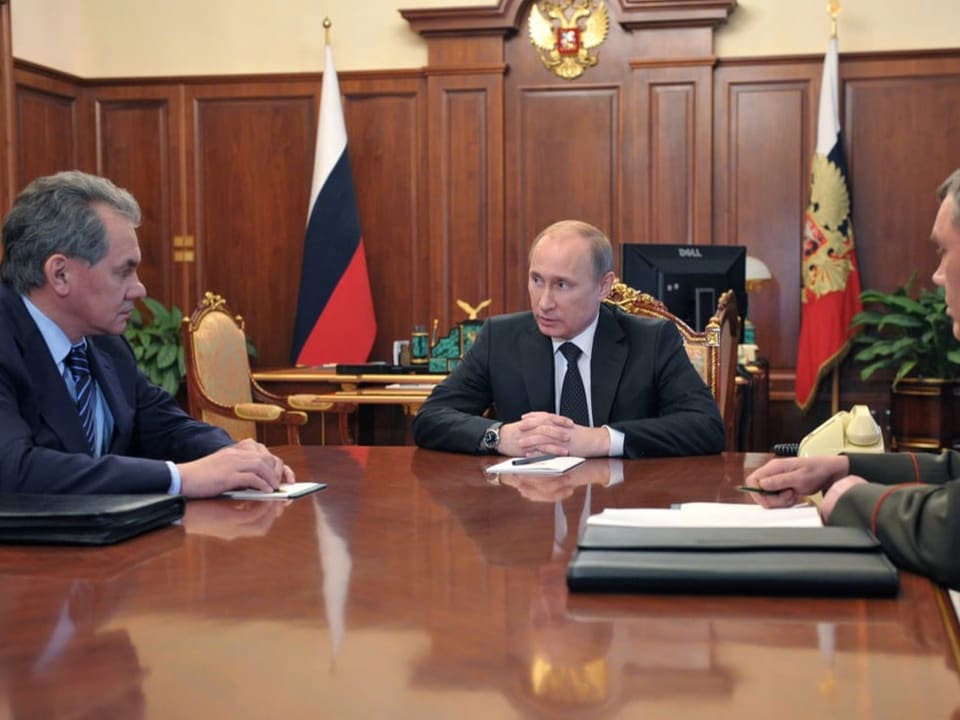 Schoigu und Gerassimow bei einer Sitzung mit Putin im Januar 2013