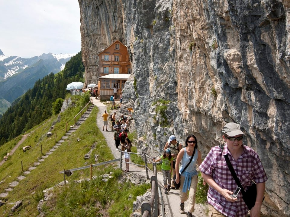 Die anspruchsvolle Wanderung zum Gasthaus führt durchs appenzellerische Alpsteingebiet. 