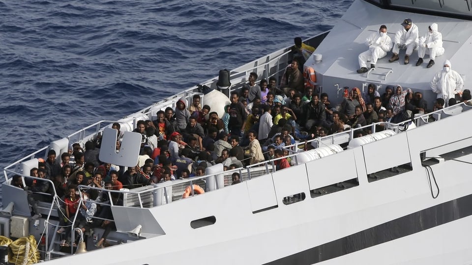 Schiff mit Flüchtlingen.