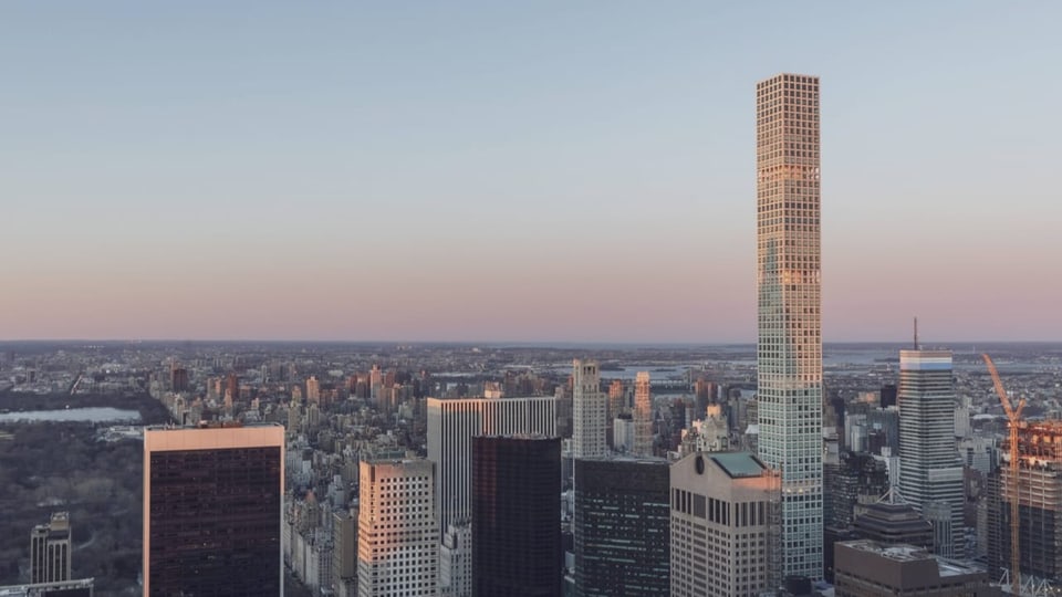 New Yorks Skyline mit dem Hochhaus 432 Park Avenue