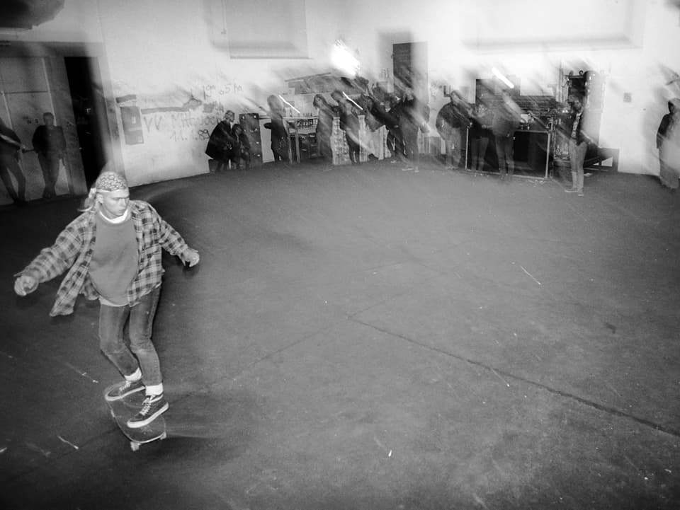 Ein junger Skater in der Grabenhalle