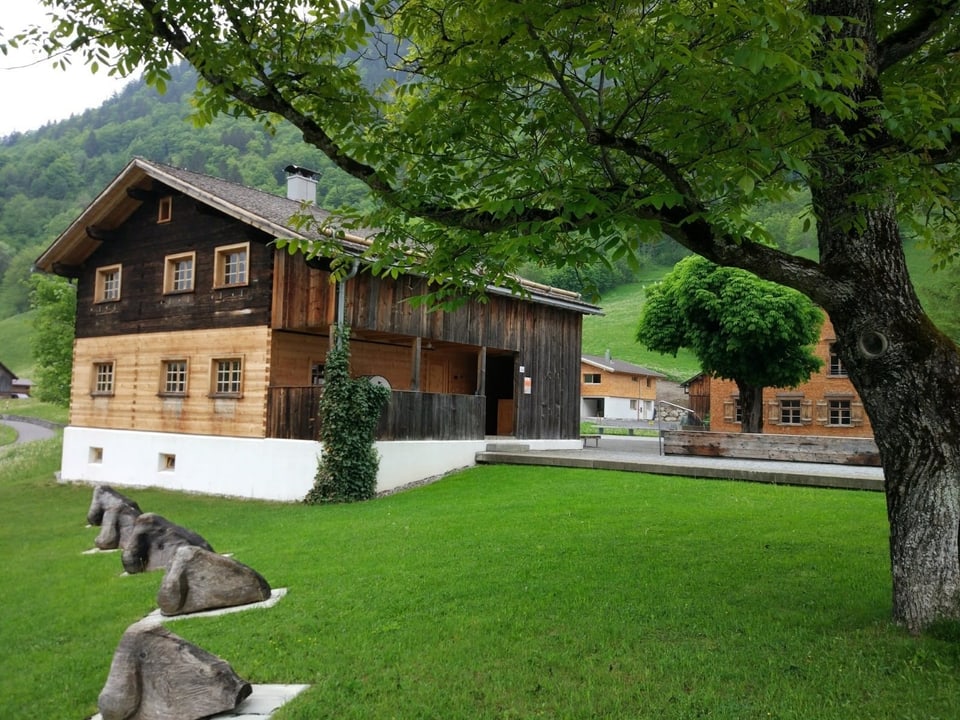 Neurenoviertes Walserhaus im Dorf Brand in Vorarlberg.
