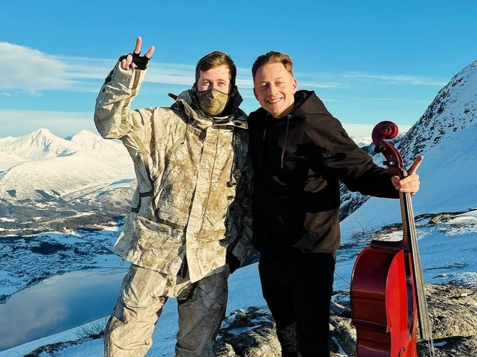 Alan Walker mit Jodok Vuille beim Videodreh in Norwegen