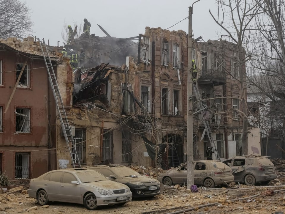 Zerstörte Häuser in Odessa nach einem massiven Luftangriff Russlands auf die Ukraine