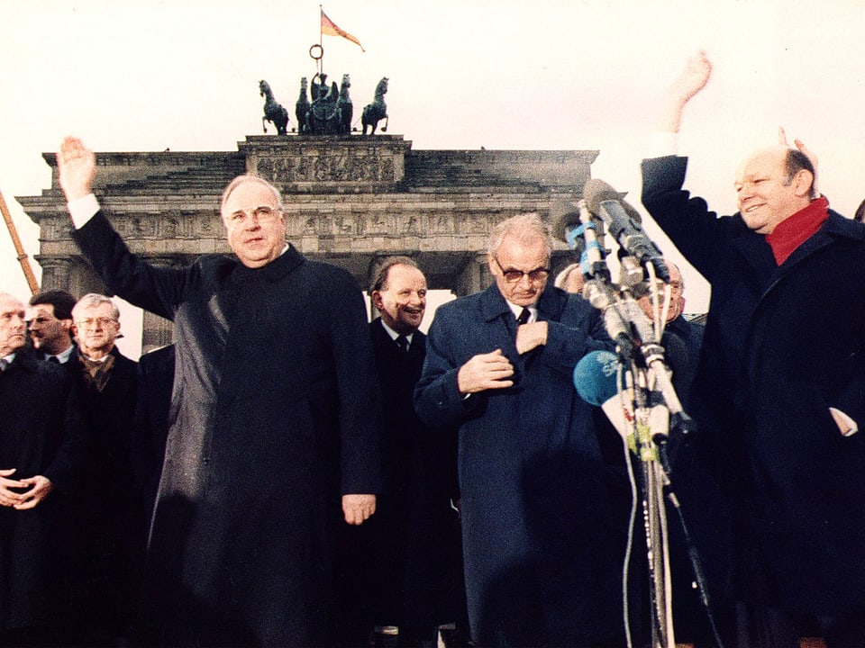 Helmut Kohl, Hans Modrow (rechte Seite)