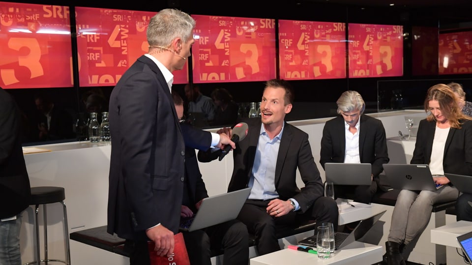 Sandro Brotz im Gespräch mit «Arena»-Moderator Jonas Projer.