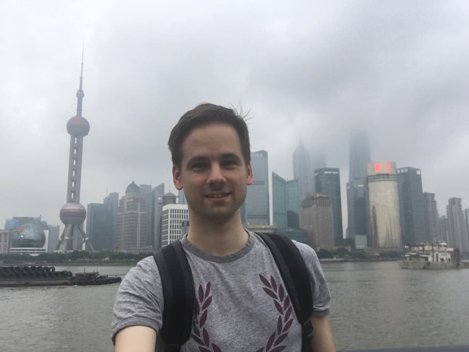 Selfie von Martin Aldrovandi vor der Kulisse von Pudong