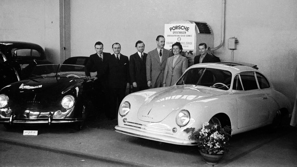 Präsentation von Porsche-Fahrzeugen auf dem Genfer Automobilsalon 1949.