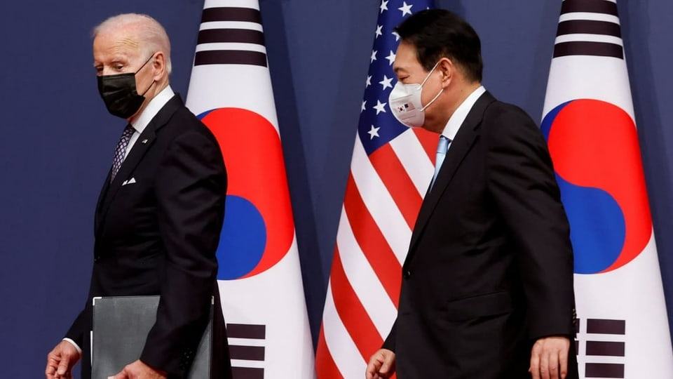US-Präsident Joe Biden und sein südkoreanischer Amtskollege Yoon Suk Yeol nach einer gemeinsamen Pressekonferenz 