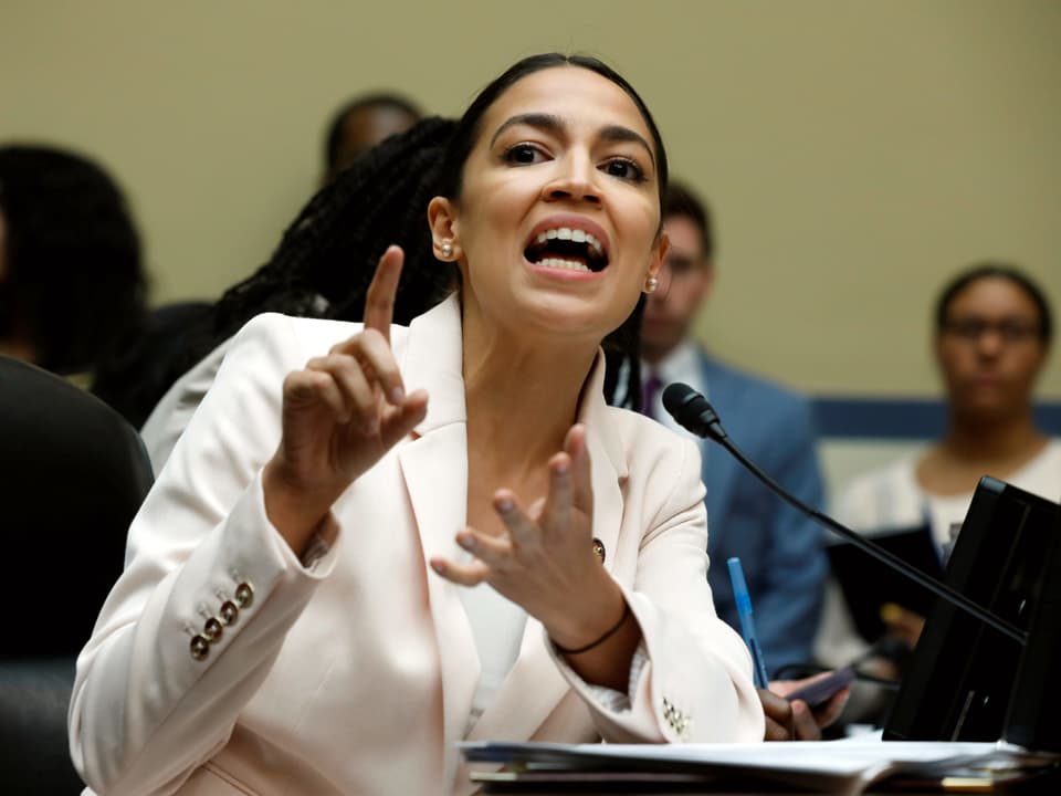 Alexandria Ocasio-Cortez diskutiert