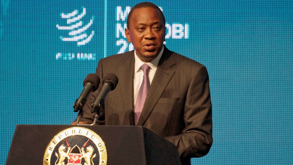 Präsident Kenyatta an Rednerpult