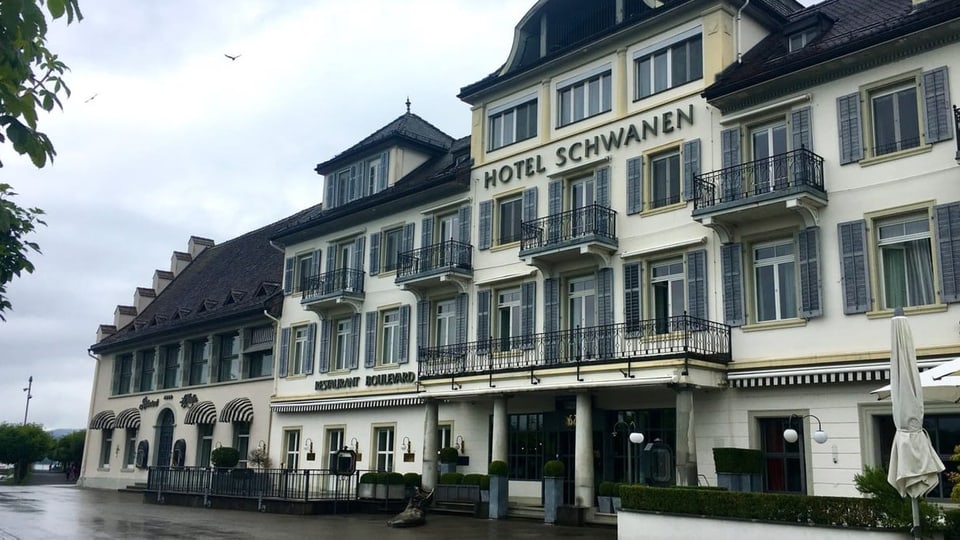 Front des Hotels Schwanen in Rapperswil