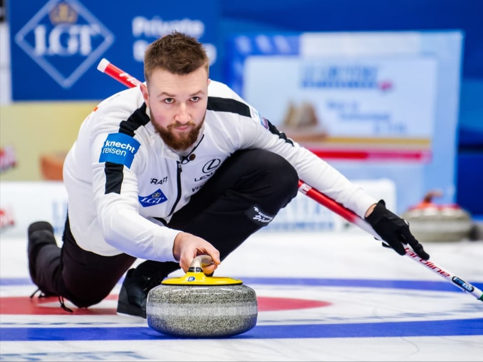 Yannick Schwaller spielt einen Stein.