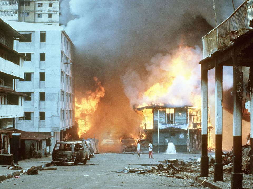 Brennende Strassen in Panama City.