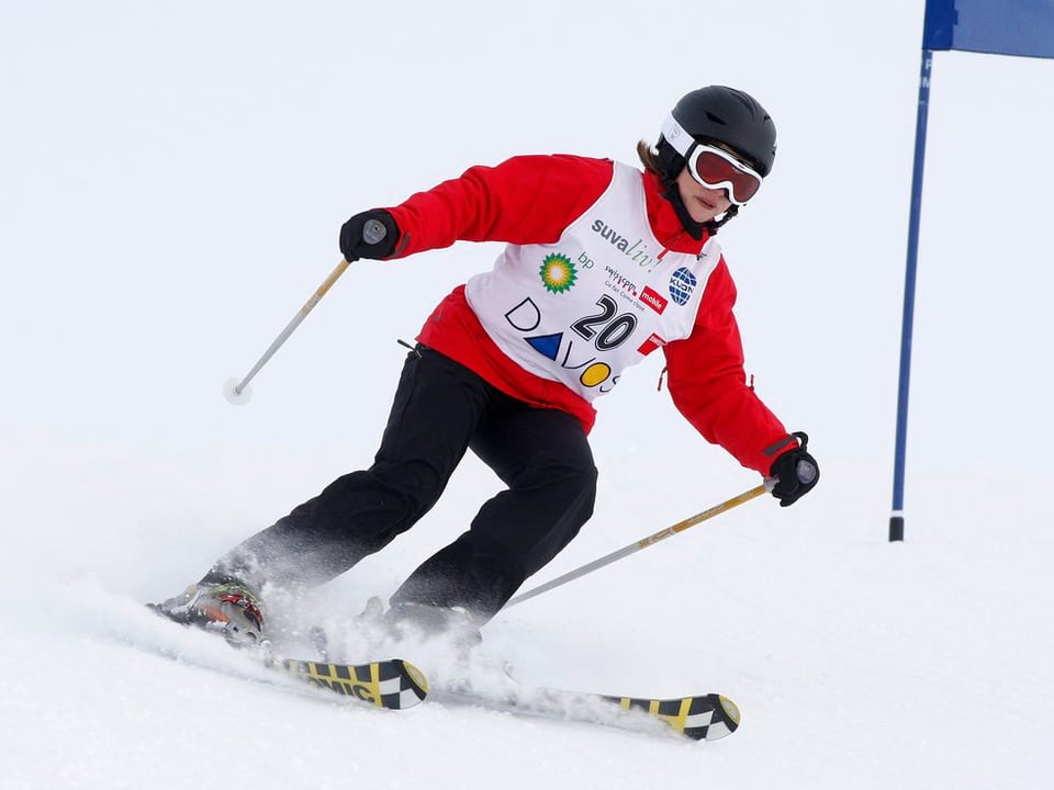Christa Markwalder fährt Ski.