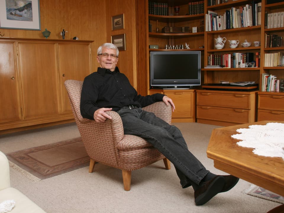 Andreas Egli in seiner Wohnung.