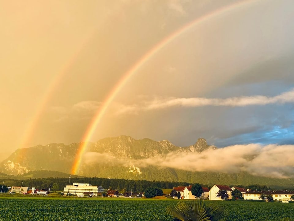 Doppelter Regenbogen.