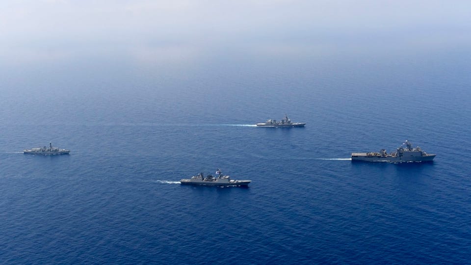 Zerstörer aus den USA, Grossbritannien und Südkorea 2017 bei Anti-Piraterie-Training im Golf von Aden.