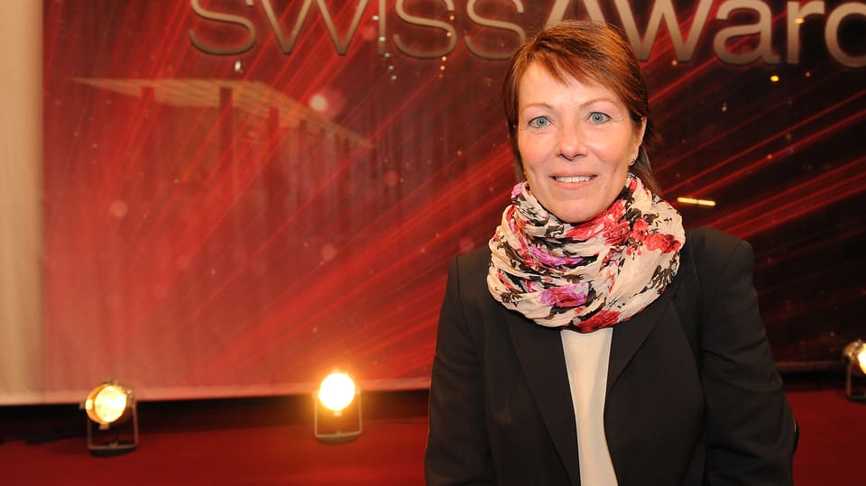Für einen kurzen Moment im Scheinwerferlicht Für einen kurzen Moment im Scheinwerferlicht: Monika Langmesser, nominiert als «Heldin des Alltags» auf dem Roten Teppich der «Swiss Awards».