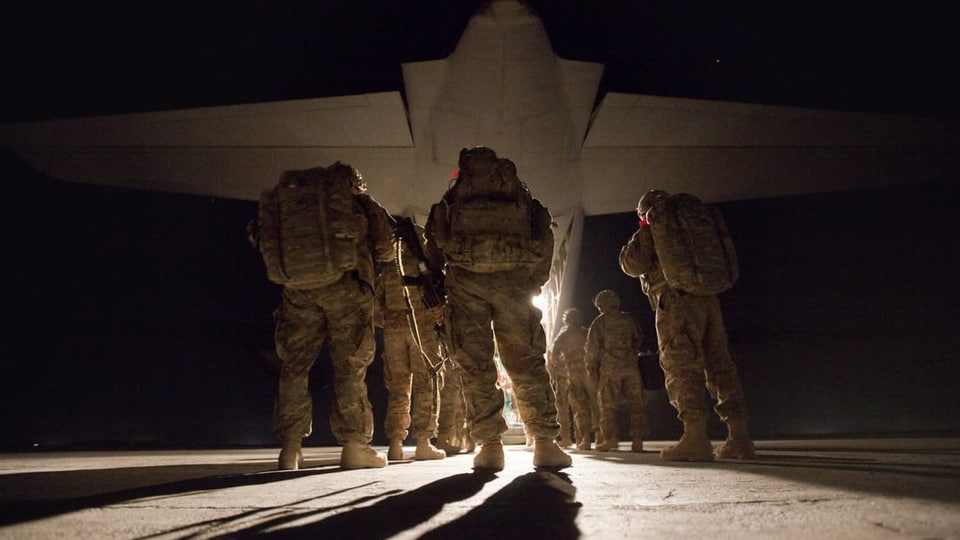 Angehörige der US-Armee ziehen sich aus Afghanistan zurück.