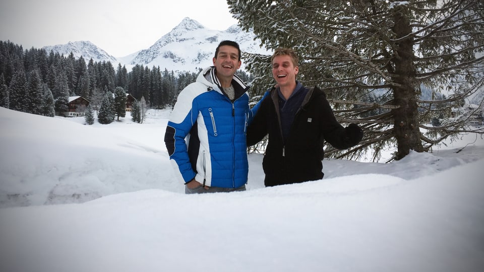 Roman und Reto bei der Mitspielergemeinde im tiefverschneiten Arosa.