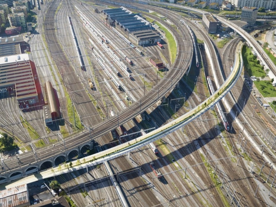 Eine neue Velobrücke verbindet die Stadtkreise 4 und 5 in Zürich.